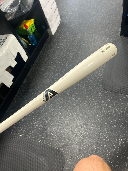 Vist Large View of Product Image Which is Used Akadema AKADEMA BB/SB Wood Bat 32"
