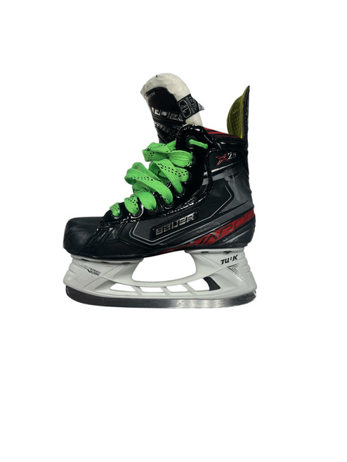 Vist Large View of Product Image Which is Used Bauer VAPOR Junior Hockey Skate Junior 01.5
