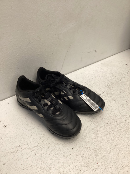 Vist Large View of Product Image Which is Used Adidas Soccer Turf Shoes Black Junior 01.5