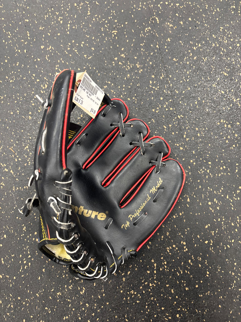Vist Large View of Product Image Which is Used VENTURE 100 RHT BB/SB Glove RH Throw Black 9"