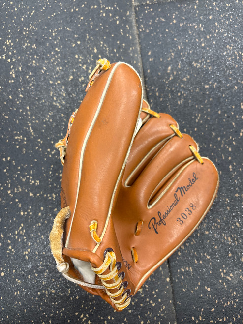 Vist Large View of Product Image Which is Used PLAYMAKER 3038 BB/SB Glove RH Throw Brown 10"