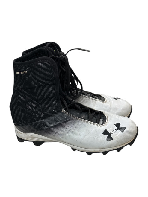 Vist Large View of Product Image Which is Football cleats