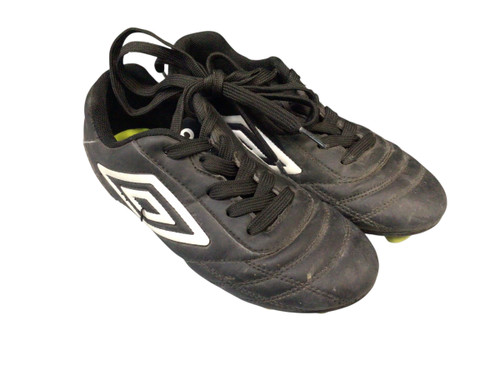 Vist Large View of Product Image Which is Used Umbro Soccer Cleats Black Junior 01