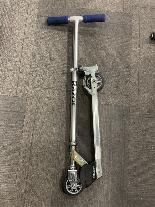 Vist Large View of Product Image Which is Used Razor 2 WHEEL SCOOTER Scooter Navy Blue 11614-S000218879