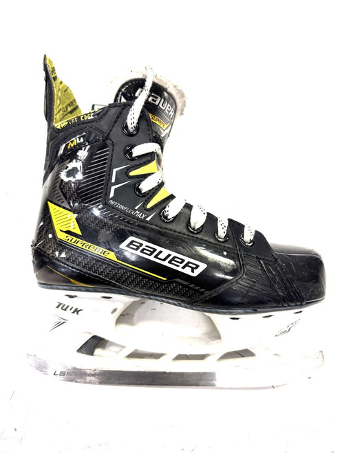 Used M3 M4 3.5EE Junior Hockey Skate Junior 03.5 11860-S000295850 Vist Large View of Product Image Which is Used M3 M4 3.5EE Junior Hockey Skate Junior 03.5