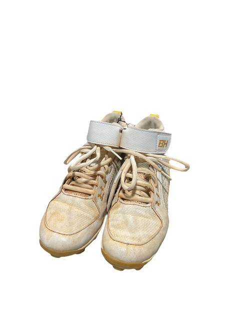 Used Under Armour BRYCE HARPER BB/SB Cleats White Junior 02 11834-S000038760 Vist Large View of Product Image Which is Used Under Armour BRYCE HARPER BB/SB Cleats White Junior 02