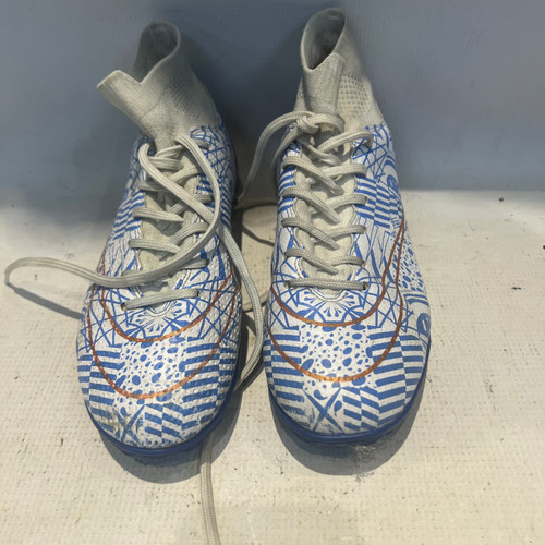 Used Nike Soccer Indoor Shoes Royal Blue Youth 09.0 11878-S000022205 Vist Large View of Product Image Which is Used Nike Soccer Indoor Shoes Royal Blue Youth 09.0