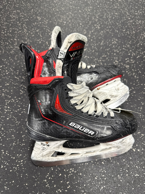 Vist Large View of Product Image Which is Used Bauer VAPOR 3X PRO Junior Hockey Skate Junior 03.5