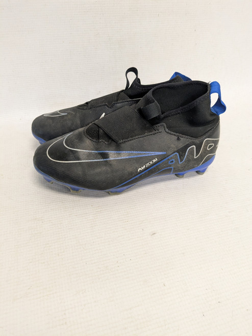 Vist Large View of Product Image Which is Used Nike Soccer Cleats Black Junior 05