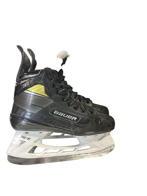 Vist Large View of Product Image Which is Used Bauer SUPREME 3S PRO Junior Hockey Skate Junior 04.5