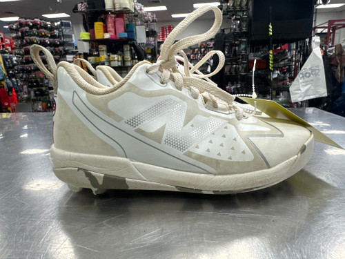 Vist Large View of Product Image Which is Used New Balance ROMERO BB/SB Cleats White Junior 02.5