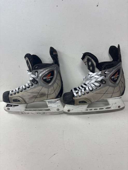 Vist Large View of Product Image Which is Used CCM VECTOR 4.0 Senior Hockey Skate Senior 6