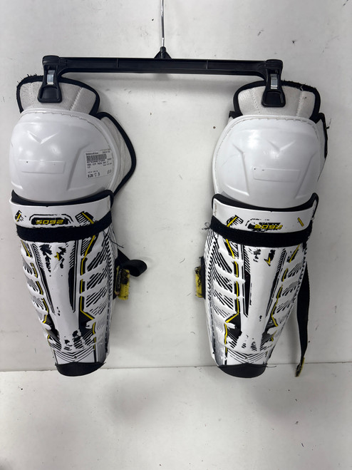 Vist Large View of Product Image Which is Used CCM TACKS 5092 Junior Shin Guards White 12"
