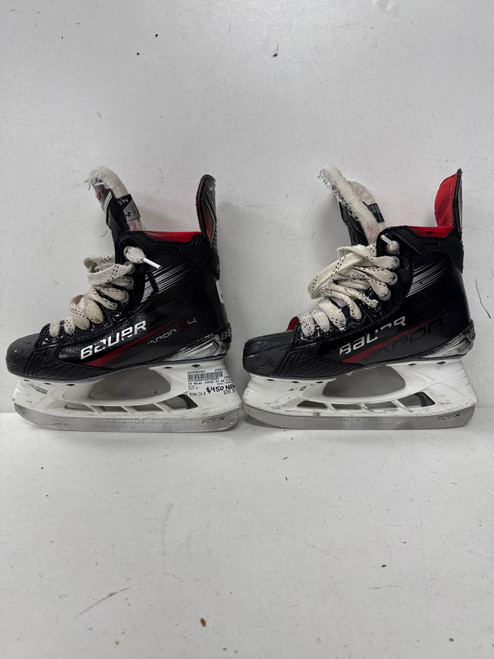 Vist Large View of Product Image Which is Used Bauer VAPOR X4 Intermediate Hockey Skate Intermediate 4.0