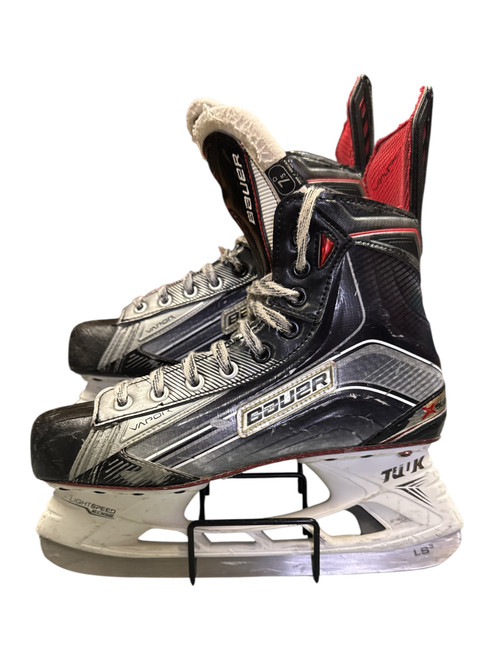 Vist Large View of Product Image Which is Used Bauer VAPOR X900 Senior Hockey Skate Senior 7.5
