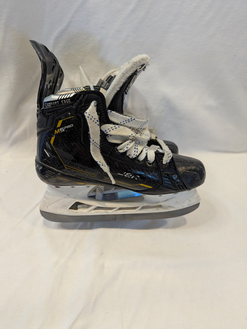 Used Bauer SUPREME M5 PRO Senior Hockey Skate Senior 5.5 11907-S000013531 Vist Large View of Product Image Which is Used Bauer SUPREME M5 PRO Senior Hockey Skate Senior 5.5