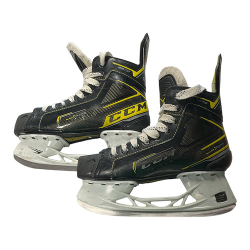 Used CCM SUPER TACKS 9370 Junior Hockey Skate Junior 05.5 11362-S000162113 Vist Large View of Product Image Which is Used CCM SUPER TACKS 9370 Junior Hockey Skate Junior 05.5