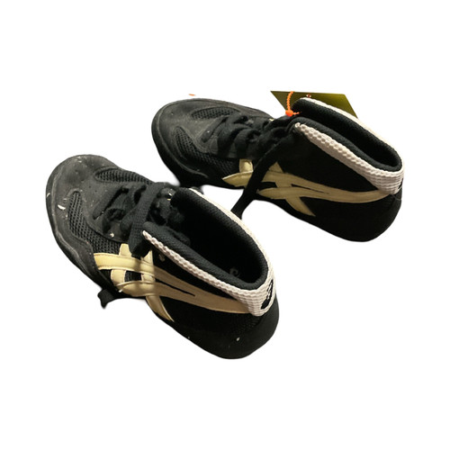 Vist Large View of Product Image Which is Asics Wrestling Shoes Black Junior 02