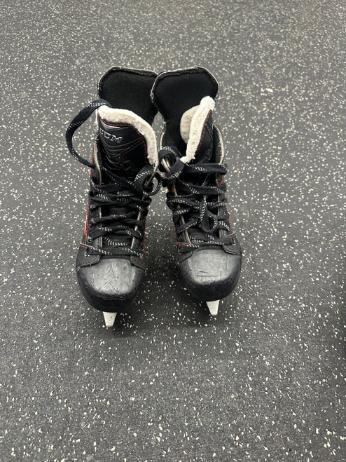 Vist Large View of Product Image Which is Used CCM JET SPEED 250 Junior Hockey Skate Junior 01