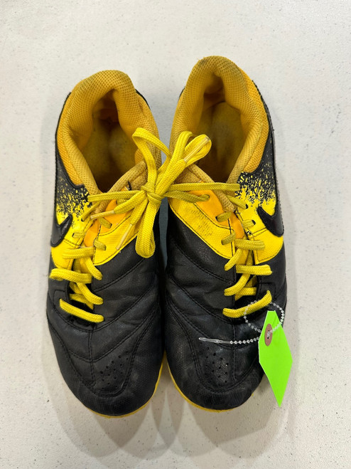 Vist Large View of Product Image Which is Used Nike Soccer Indoor Shoes Black Senior 6
