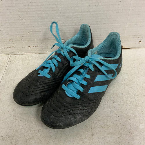 Vist Large View of Product Image Which is Used Adidas PREDATOR Soccer Cleats Black Junior 03