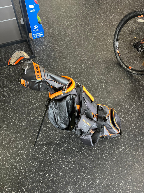 Vist Large View of Product Image Which is Used Cobra KING JR Jr Club Set RH 8 Piece