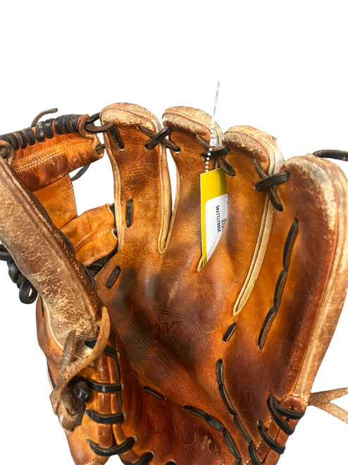 Used Wilson A2000 BB/SB Glove RH Throw Brown 11 3/4" 11745-S000184333 Vist Large View of Product Image Which is Used Wilson A2000 BB/SB Glove RH Throw Brown 11 3/4"