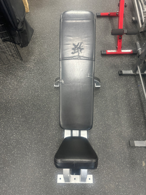 Vist Large View of Product Image Which is Used CYBEX INCLINE/90 HEAVY DUTY ADJUSTABLE BENCH Other Benches
