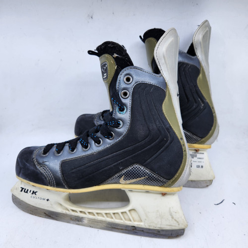 Vist Large View of Product Image Which is Used Nike QUEST 4 Senior Hockey Skate Senior 7.5