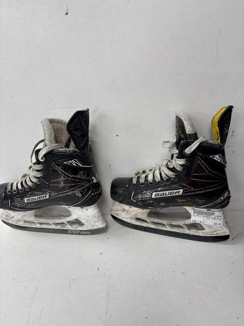 Vist Large View of Product Image Which is Used Bauer SUPREME S190 Junior Hockey Skate Junior 02.5