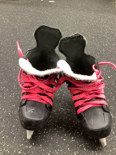 Vist Large View of Product Image Which is Used CCM FT 340 Youth Hockey Skate Youth 12.0