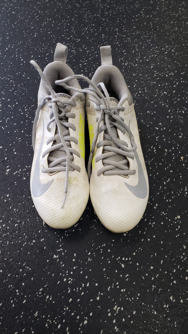 Vist Large View of Product Image Which is Used Nike Soccer Cleats White And Grey Junior 05