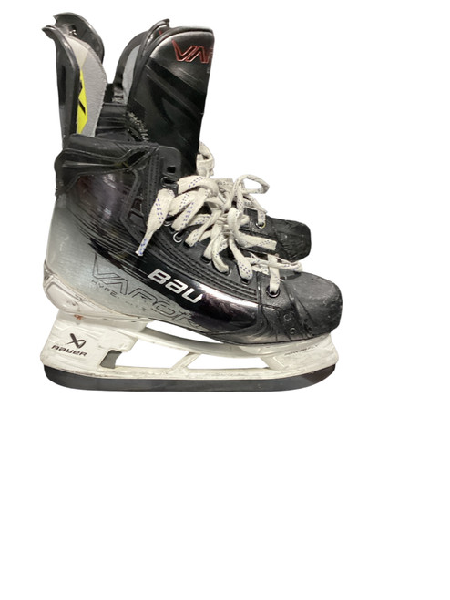 Vist Large View of Product Image Which is Used Bauer VAPOR HYPERLITE Intermediate Hockey Skate Intermediate 6.0