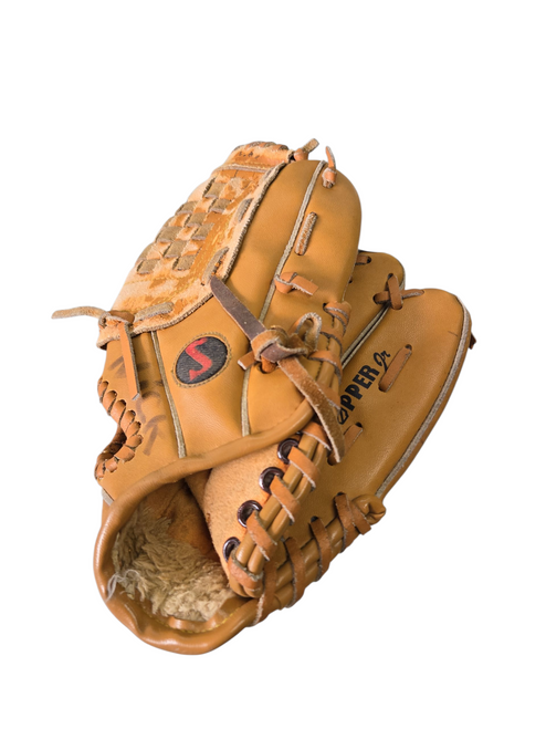 Used Spalding STOPPER JR BB/SB Glove RH Throw Brown 9" 11617-S000330660 Vist Large View of Product Image Which is Used Spalding STOPPER JR BB/SB Glove RH Throw Brown 9"