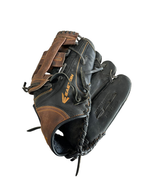 Vist Large View of Product Image Which is Used Easton MAKO\ BB/SB Glove RH Throw Black 12"