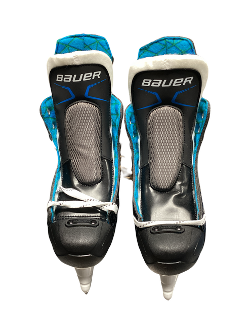 Vist Large View of Product Image Which is Used Bauer XLP Youth Hockey Skate Youth 07.0