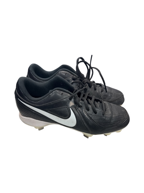 Vist Large View of Product Image Which is BB/SB metal cleats