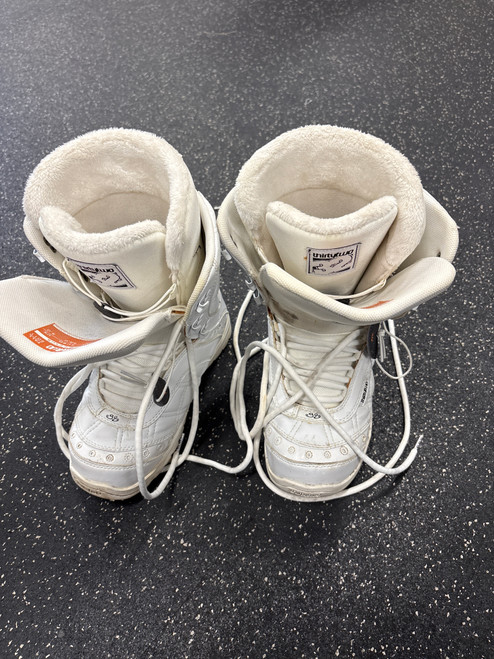 Vist Large View of Product Image Which is Used ThirtyTwo EXUS BOOTS Womens Snowboard Boots White Senior 7.5