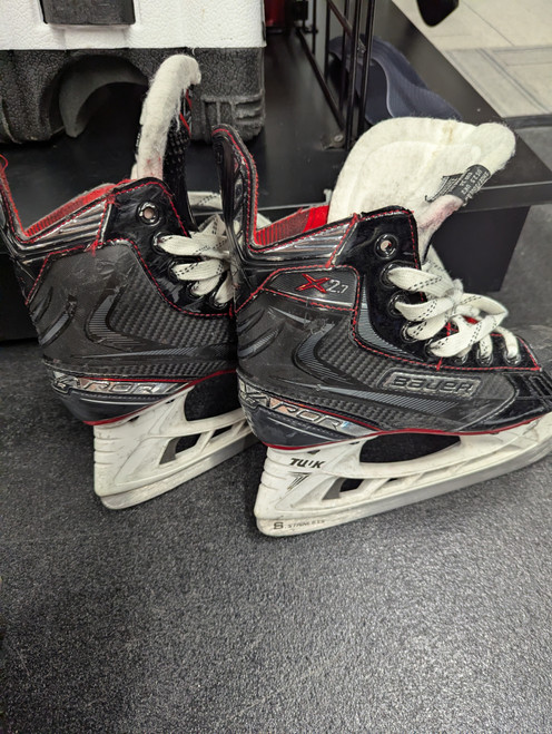 Vist Large View of Product Image Which is Used Bauer X2.7 Junior Hockey Skate Junior 01
