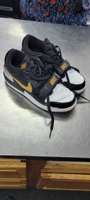 Vist Large View of Product Image Which is Used Nike Air Jordan Senior 5