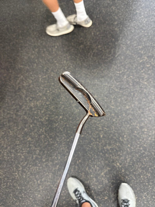 Vist Large View of Product Image Which is Used Cleveland PUTTER Mens Putter RH