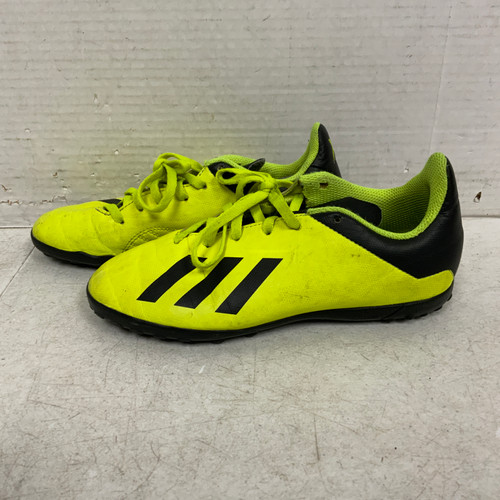 Vist Large View of Product Image Which is Used Adidas Soccer Indoor Shoes Yellow Junior 02.5