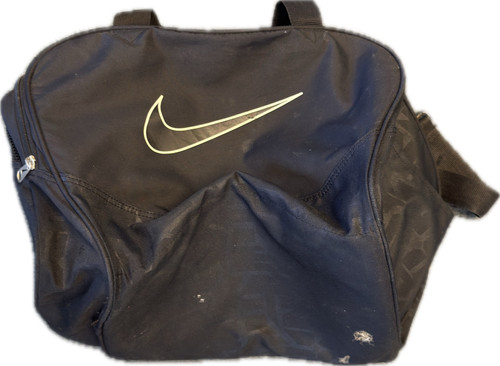 Vist Large View of Product Image Which is Used Nike Medium Equipment Bag