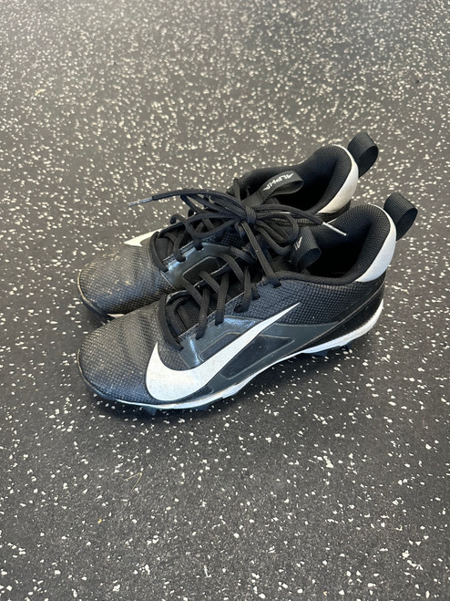 Vist Large View of Product Image Which is Used Nike Adult FB Cleats White Senior 5.5