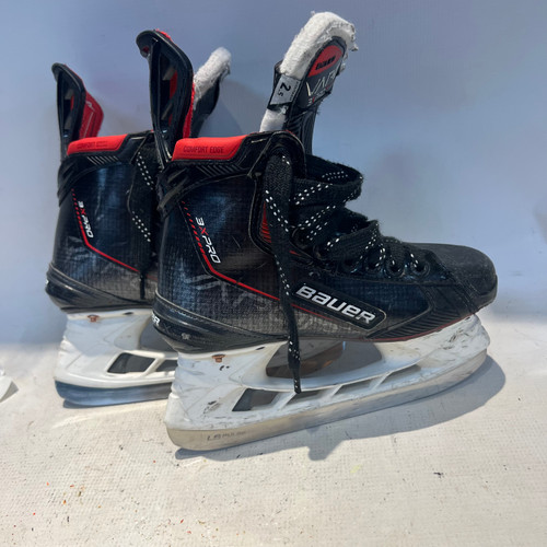 Vist Large View of Product Image Which is Used Bauer 3X PRO Junior Hockey Skate Junior 02.5