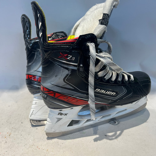 Vist Large View of Product Image Which is Used Bauer VAPOR 2.5X Senior Hockey Skate Senior 6.5