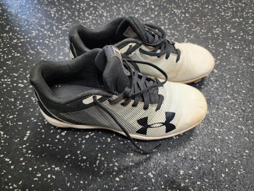 Vist Large View of Product Image Which is Used Under Armour BASEBALL CLEATS BB/SB Cleats Black And White Junior 01.5