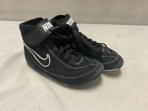 Vist Large View of Product Image Which is Used Nike Wrestling Shoes Black Youth 13.0