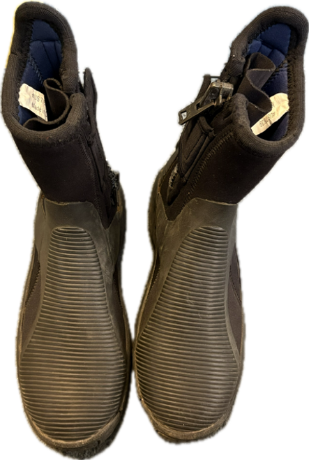 Vist Large View of Product Image Which is Used Adult Footwear Black Senior 7