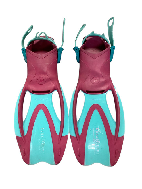 Vist Large View of Product Image Which is Used Aqua Lung Underwater Fins Maroon LG